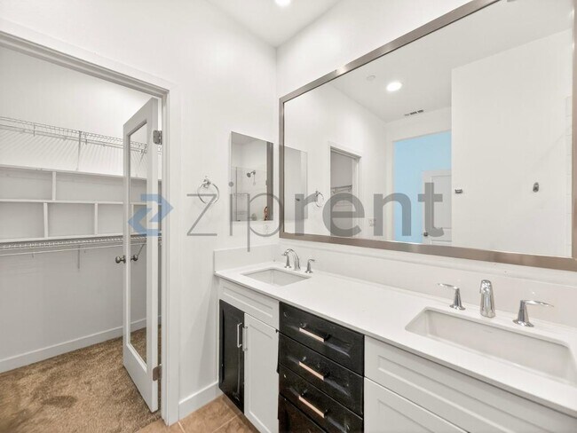 Building Photo - 156 Hass Ln