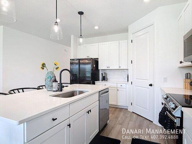 Building Photo - 1348 Sterling Pointe Dr