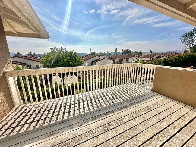 Building Photo - Stunning Upgraded Townhome in Rancho Berna...