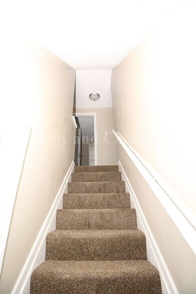 Building Photo - 4183 Park Forest Dr