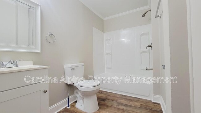 Building Photo - 421 Carolina Ave