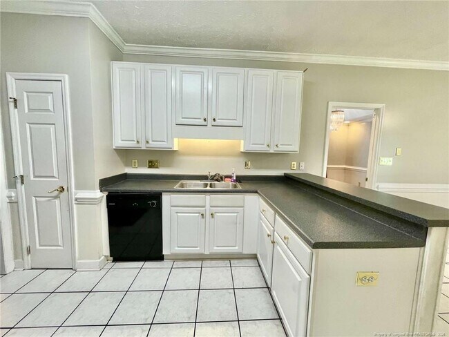 Building Photo - 260 Lick Creek Dr