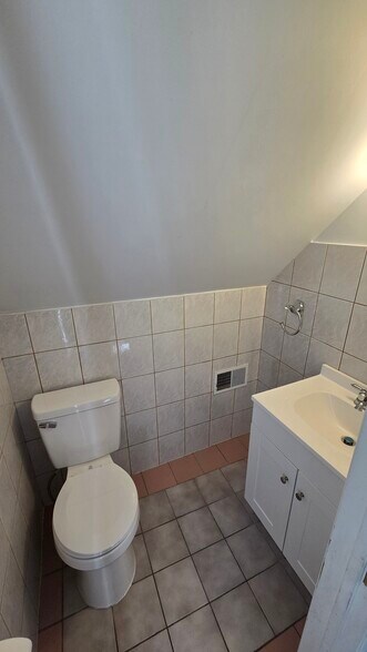 Half Bathroom in Bedroom 3 - 776 Melbourne St