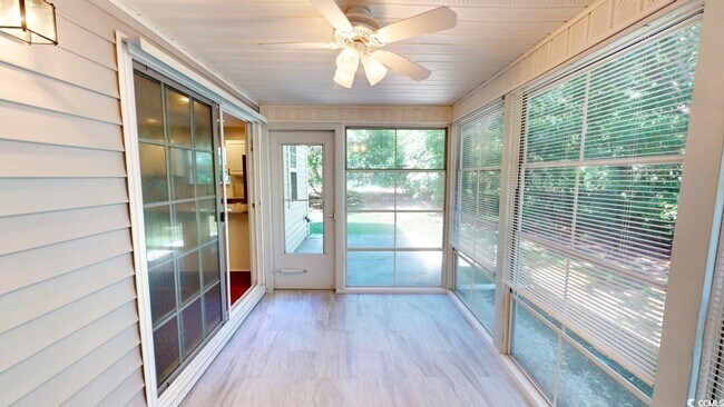 Building Photo - 1000 Pembroke Ct