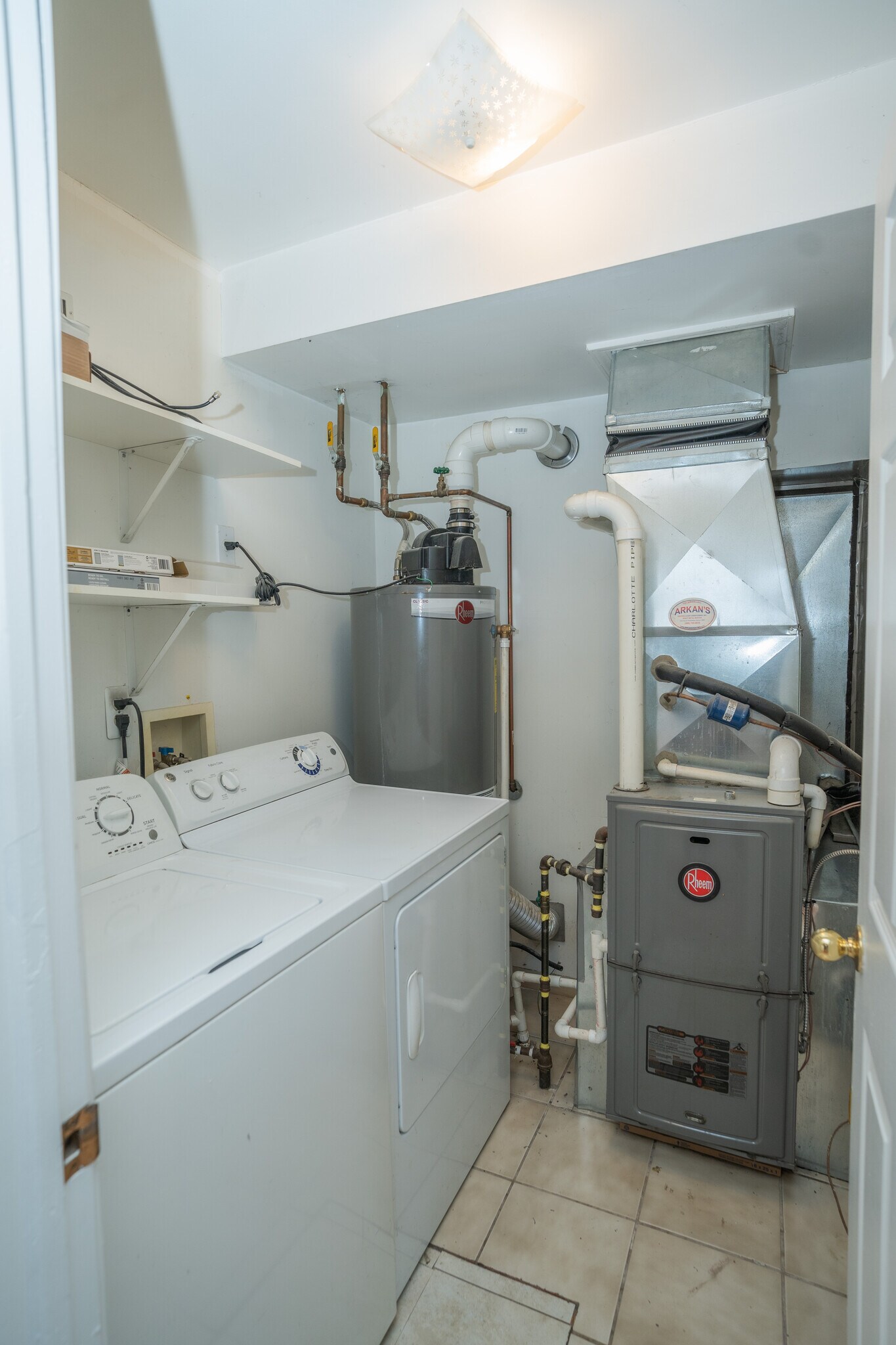 Building Photo - 23060 Berdeno Ave