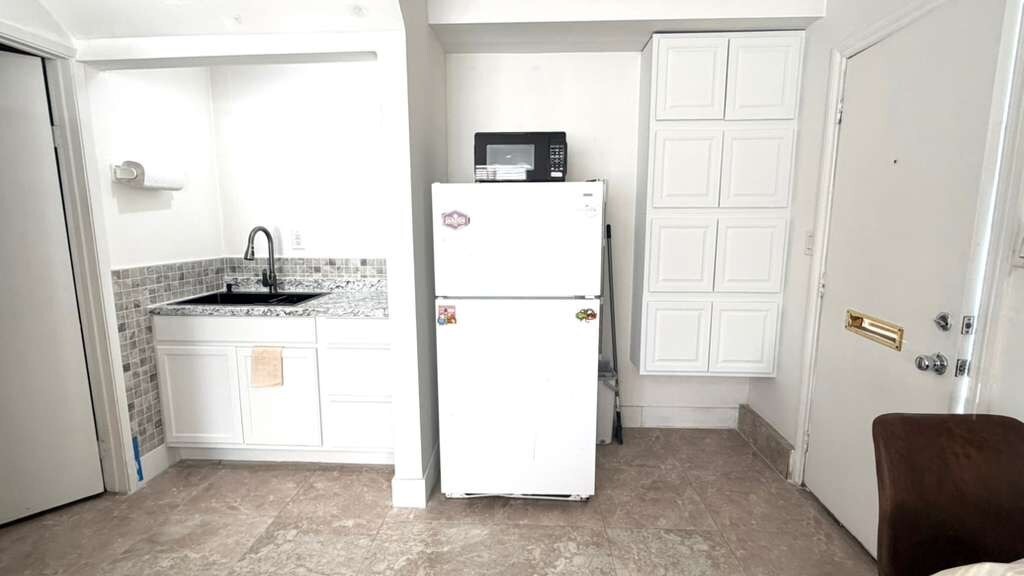 Building Photo - 3030 Plaza St