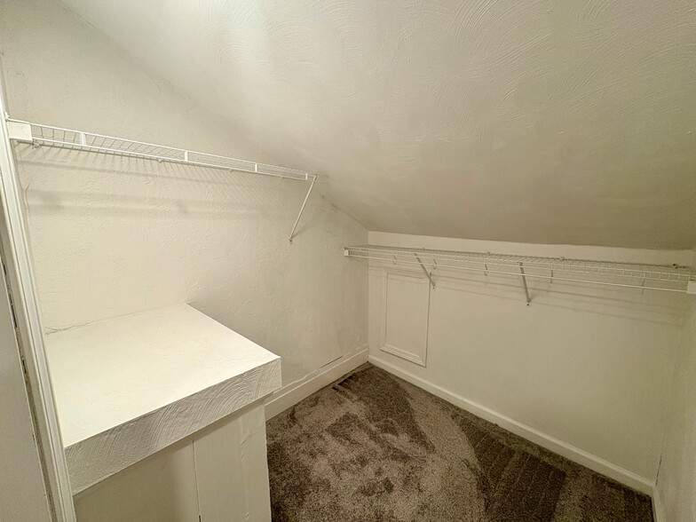 Bedroom 2 closet - 2202 Sarah St