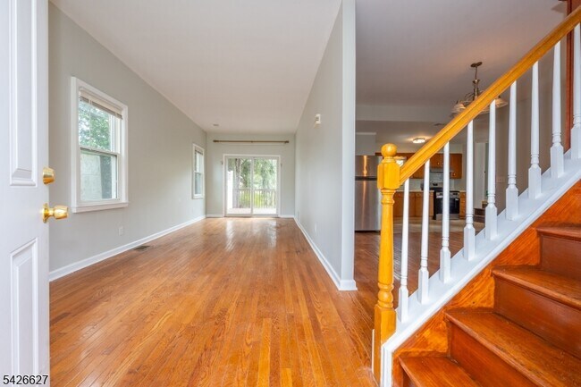 Building Photo - 99 Chesapeake Ave