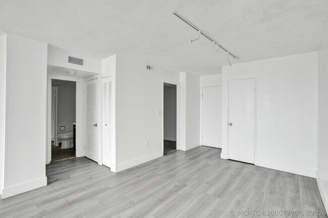 Building Photo - 2841 NE 163rd St