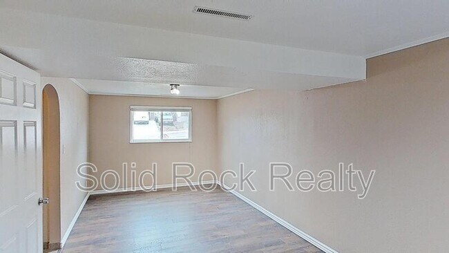 Building Photo - 2615 Tomah Pl