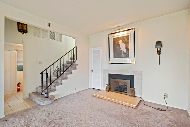 Building Photo - 414 E 32nd St