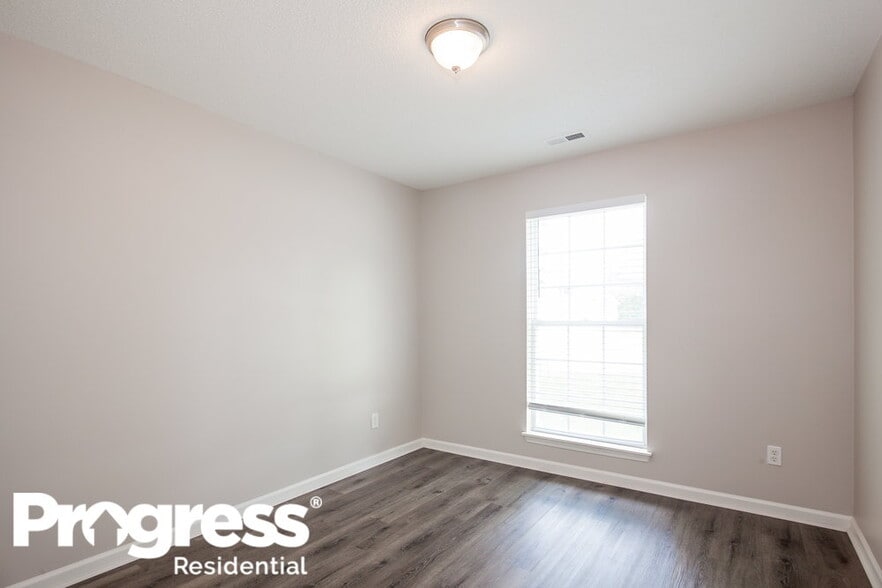 Building Photo - 8631 Bodkin Ct