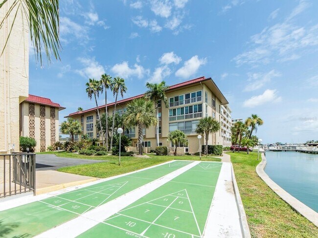 Building Photo - 121 Island Way