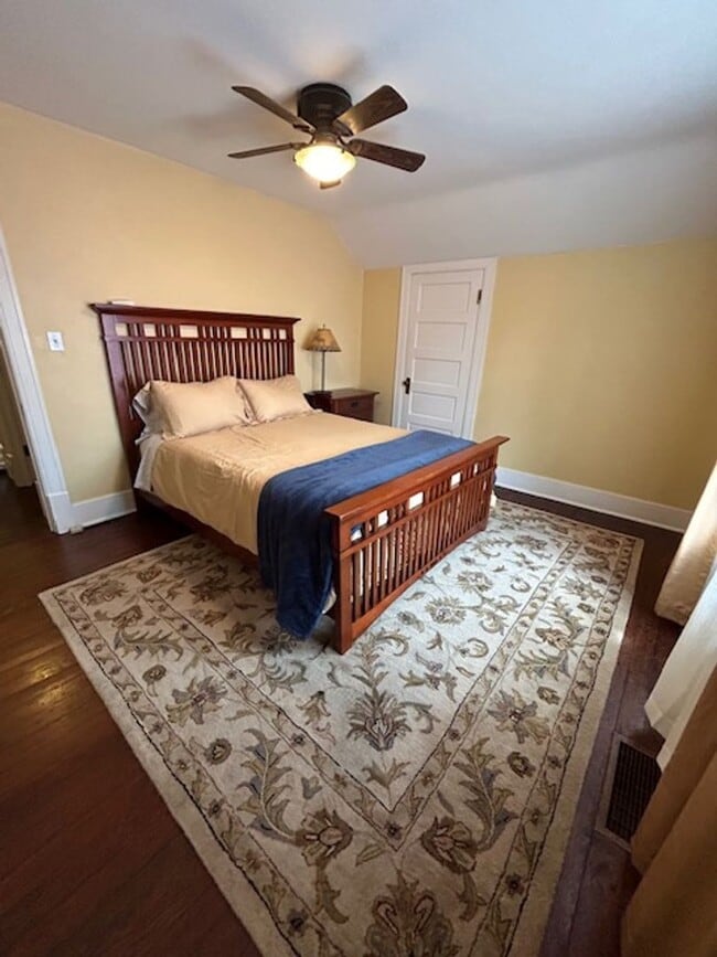 Building Photo - Whitefish 3 Bedroom partially furnished home with garage and private yard