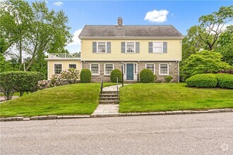 Building Photo - 160 Ann Mary Brown Dr