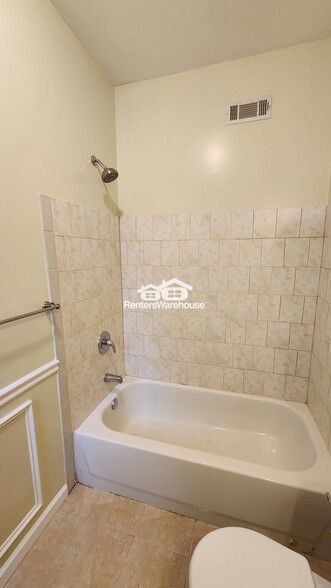 Building Photo - 3683 Lantern Walk Ln