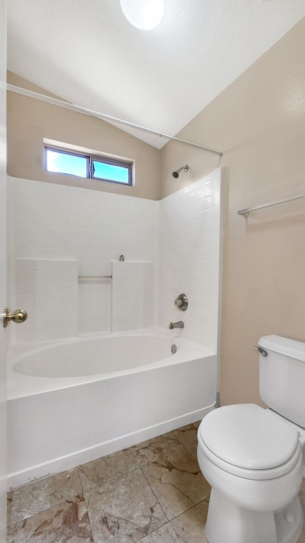 Building Photo - Gated community in Avondale with a communi...
