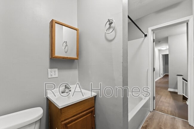 Building Photo - 107 N Kealing Ave