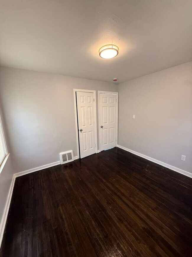 Building Photo - 9054 Grandville Ave