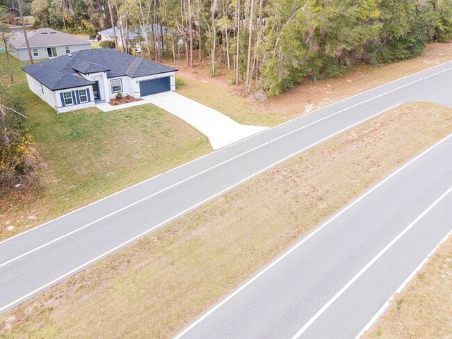 Building Photo - FOR RENT