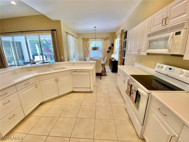 Building Photo - 15590 Vallecas Ln