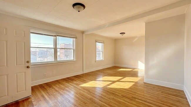 Building Photo - 45 Slater St