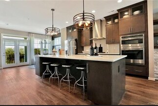 Building Photo - 2 Capital Trail Row