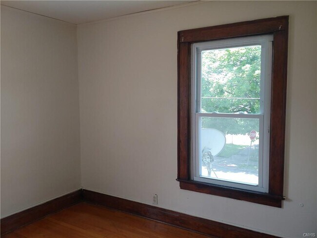 Building Photo - 205 Cadwell St