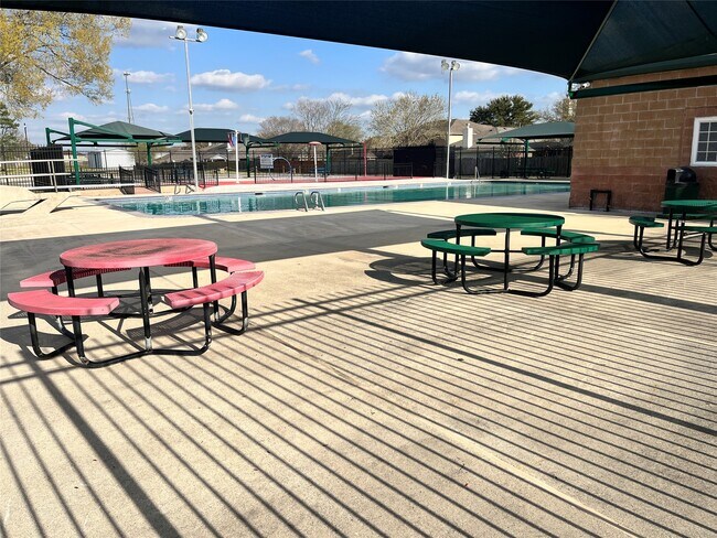 Building Photo - 28723 Sedgefield St