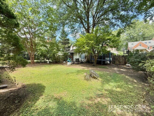Building Photo - 4825 Butterworth Pl NW