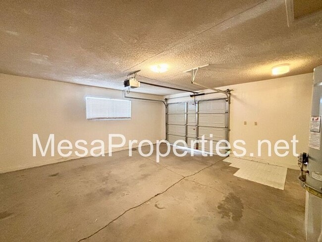 Building Photo - 1210 Oasis Dr