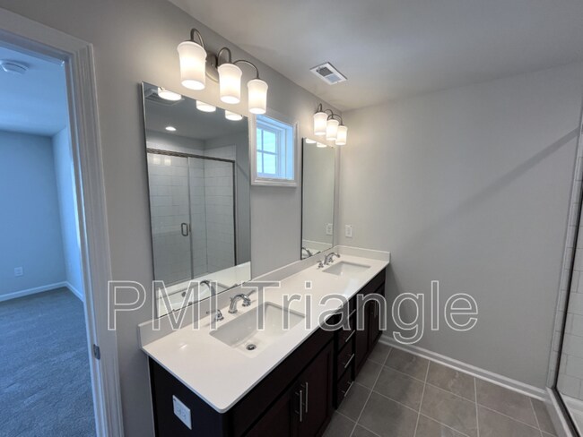 Building Photo - 272 Shingle Oak Rd