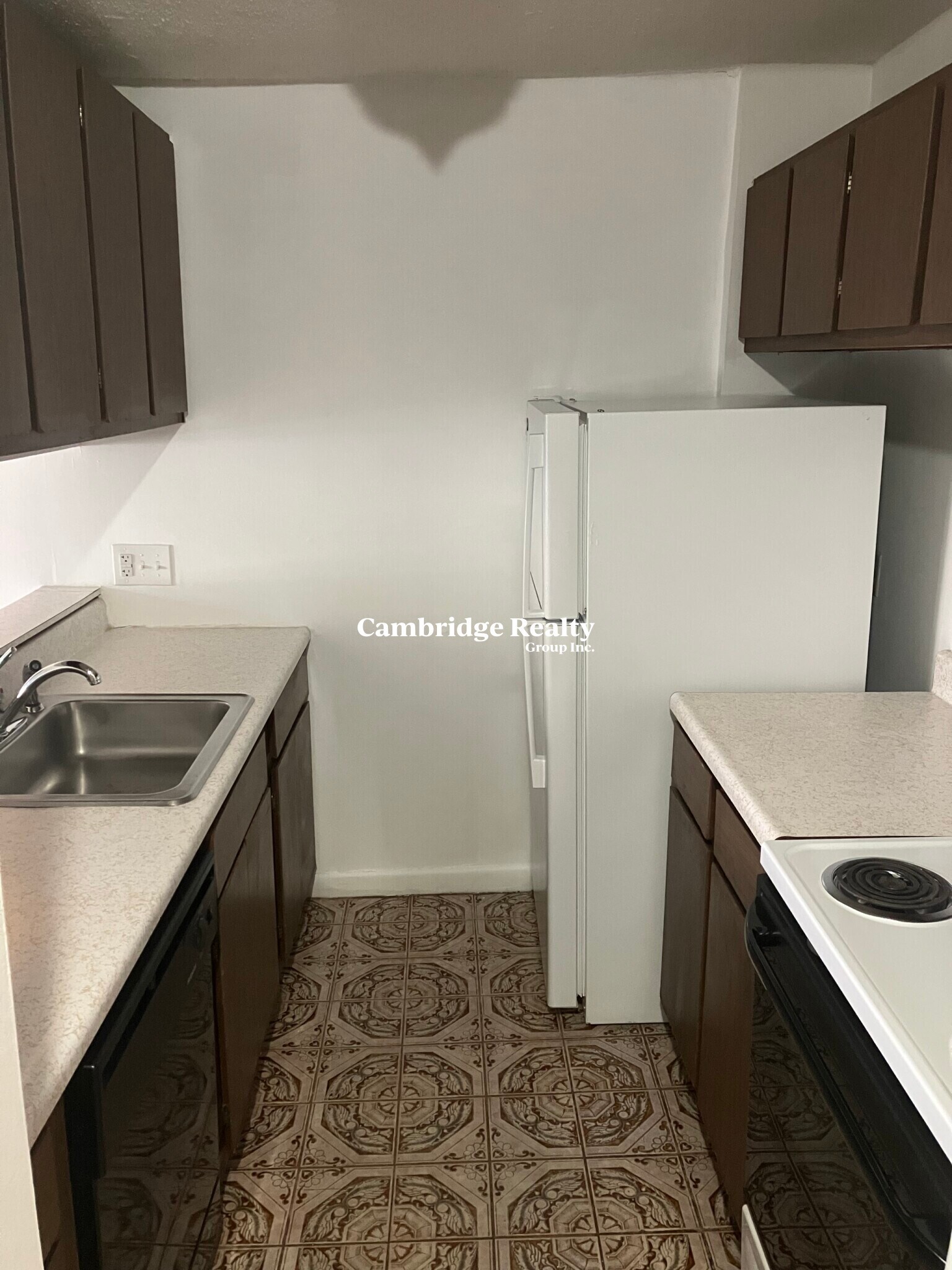 Building Photo - 42 Belmont St