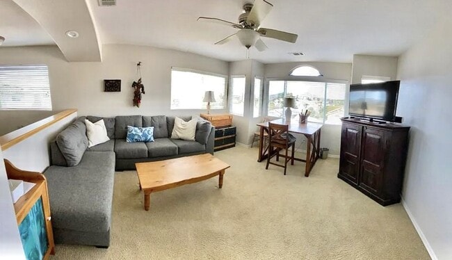 Building Photo - Stunning 4 Bed/2.5 Bath Home in highly desirable Spanish Oaks Neighborhood