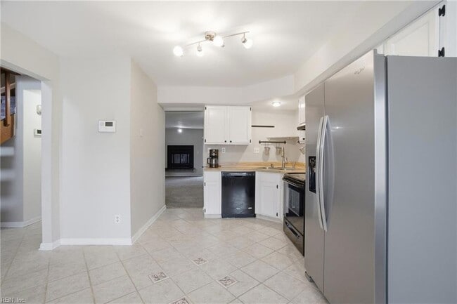 Building Photo - 710 Waters Dr