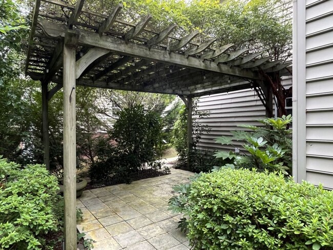 Building Photo - Refreshed 4 Bed home in Ballantyne
