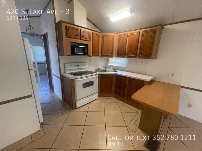 Building Photo - Tavares Waterfront 1 Bed 1 Bath Mobile Home