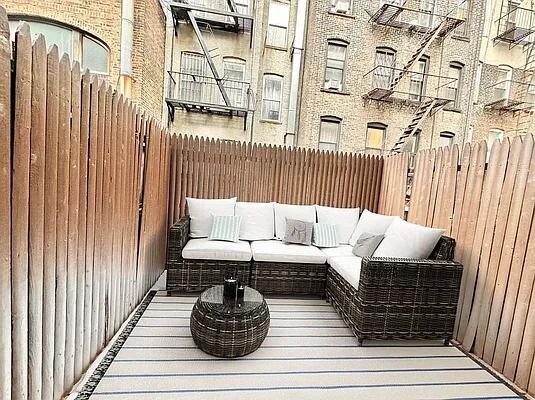 Primary Photo - 134 Orchard St