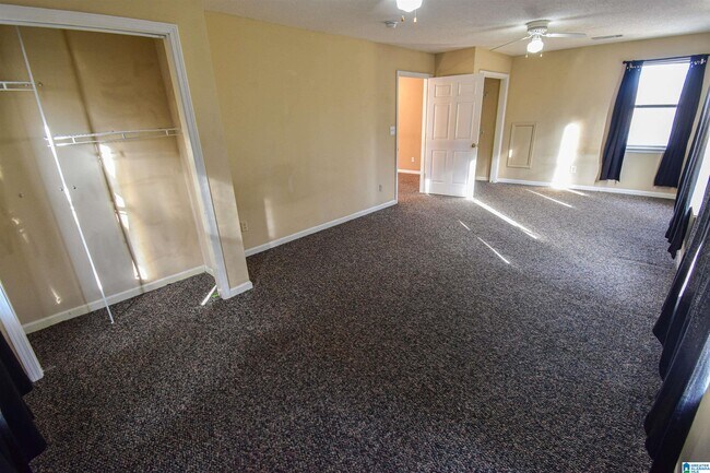 Building Photo - 13593 Riverbend Rd