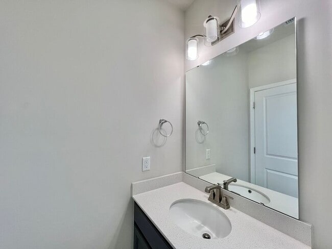 Building Photo - 120 Alta Crst Ln