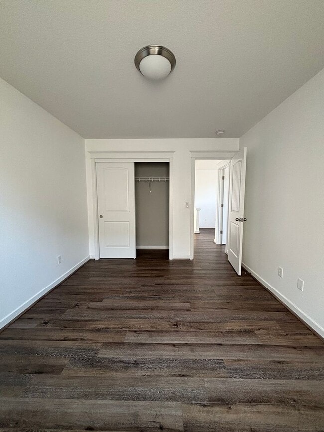 Building Photo - 2 Story Home in the Desirable Columbia Estates Development