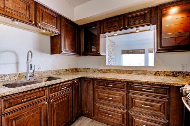 Building Photo - 2137 Casa Rio Cir