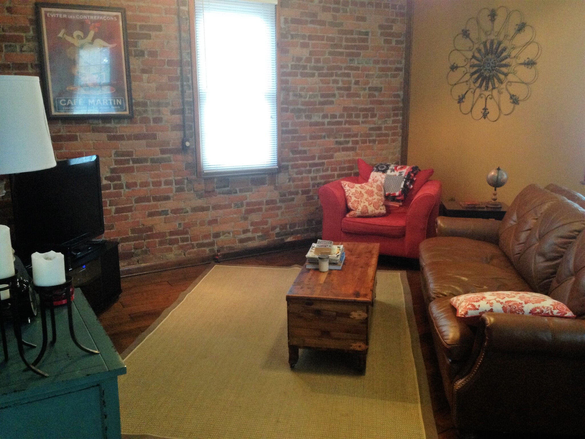 Building Photo - 586 S 9th St