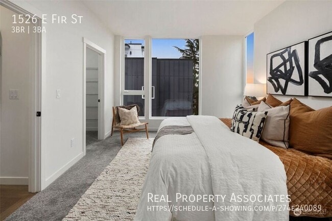 Building Photo - 1526 E Fir St