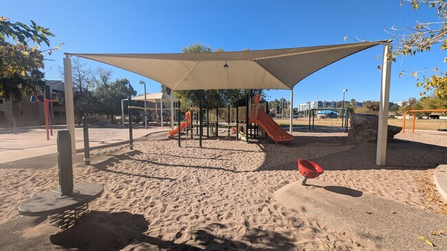 Building Photo - Less Than 1 Mile to ASU! 3 Bed / 2 Bath with Bonus room that can be an office or 4th bedroom!