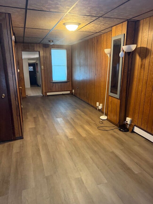 Building Photo - 1266 Muhlenberg St