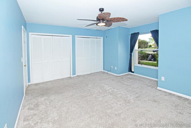 Building Photo - 896 Rose Ct