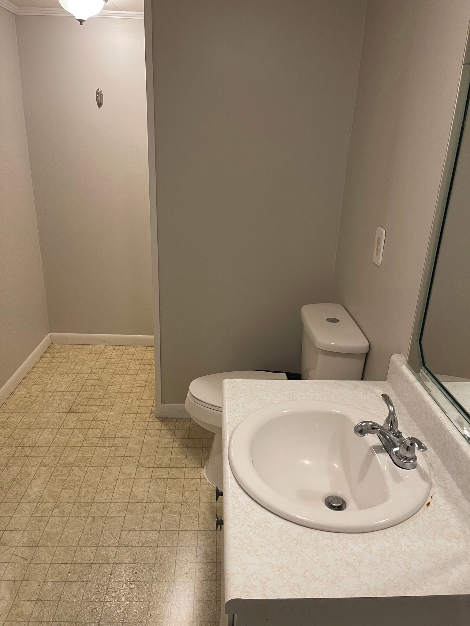 Building Photo - 298 Persimmon St