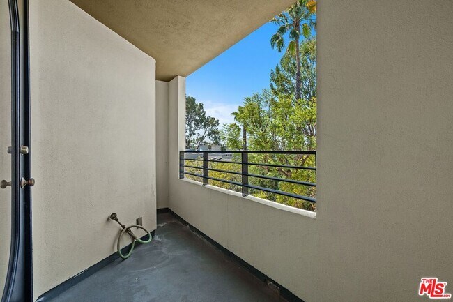 Building Photo - 3023 Berkeley Ave