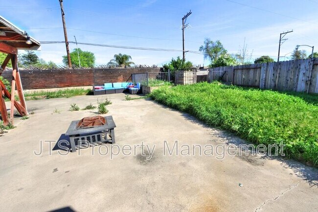 Building Photo - 7733 Temwoods Way